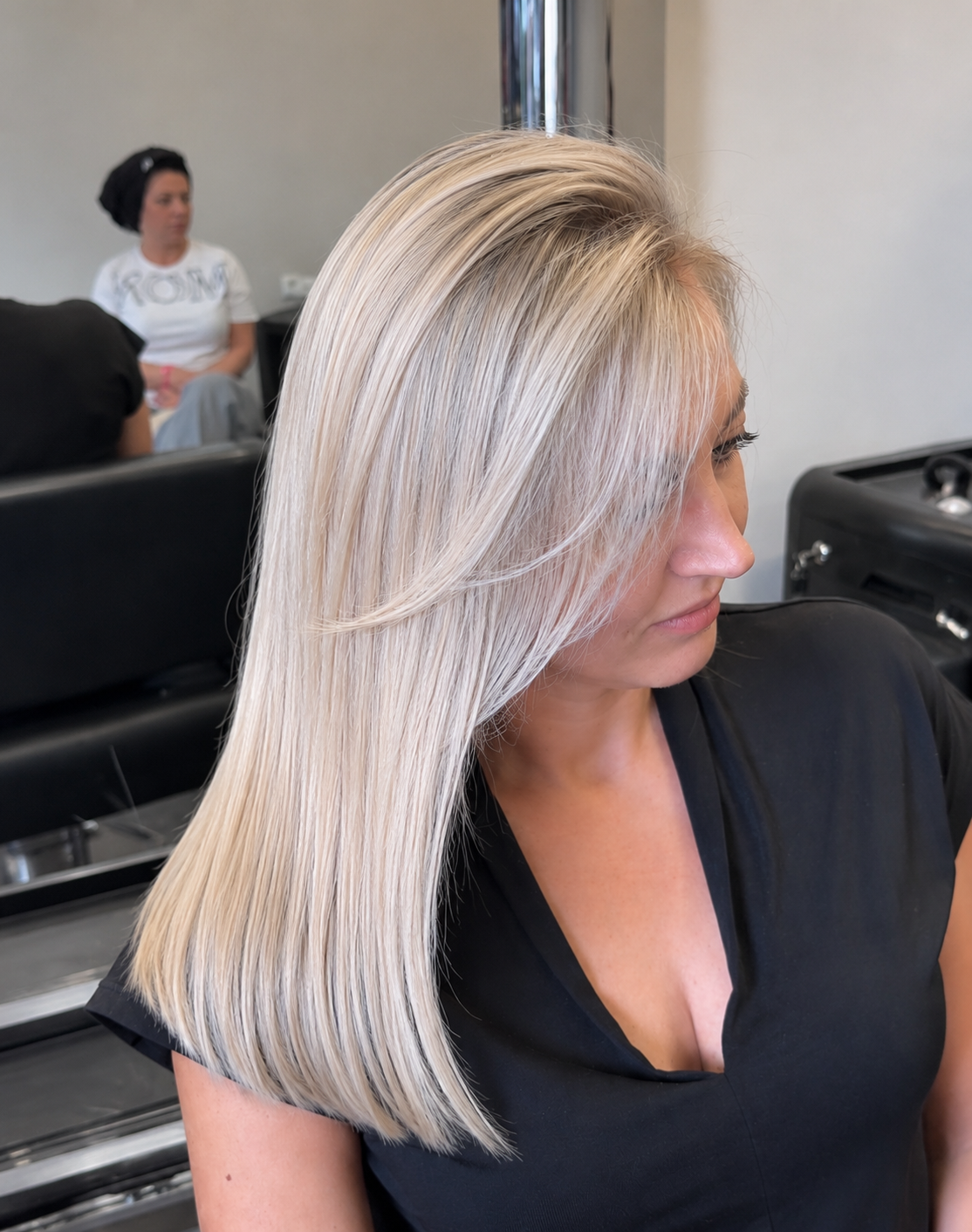 Blonde Haarlänge mit natürlicher Dimension